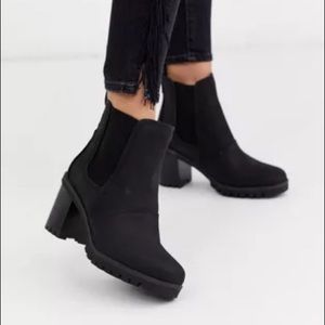 UGG Hazel Waterproof Boot (Size 9.5)